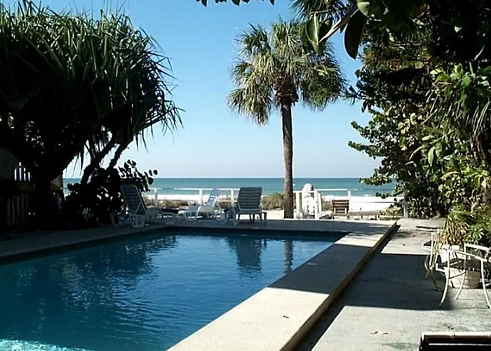 Luxurious Retreat With Views Of The Gulf Of Mexico In Indian Rocks, Florida