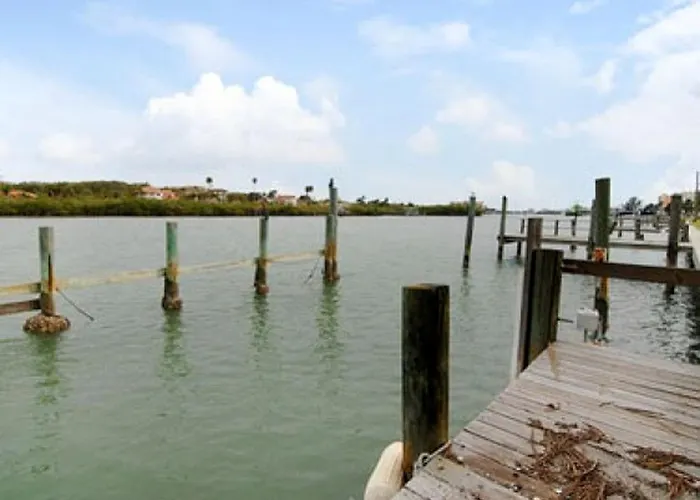 Luxurious Retreat With Views Of The Gulf Of Mexico In Indian Rocks, Florida Holiday home *
